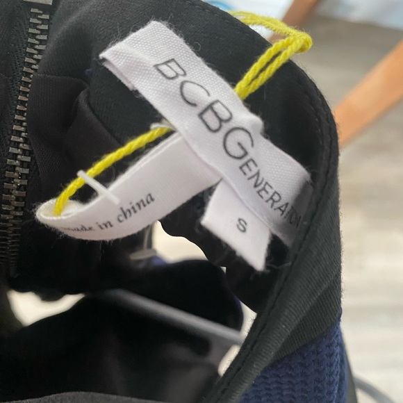 NWOTs - BCBG Chic Color-Block Dress in Blue & Black Size Small - Picture 2 of 4